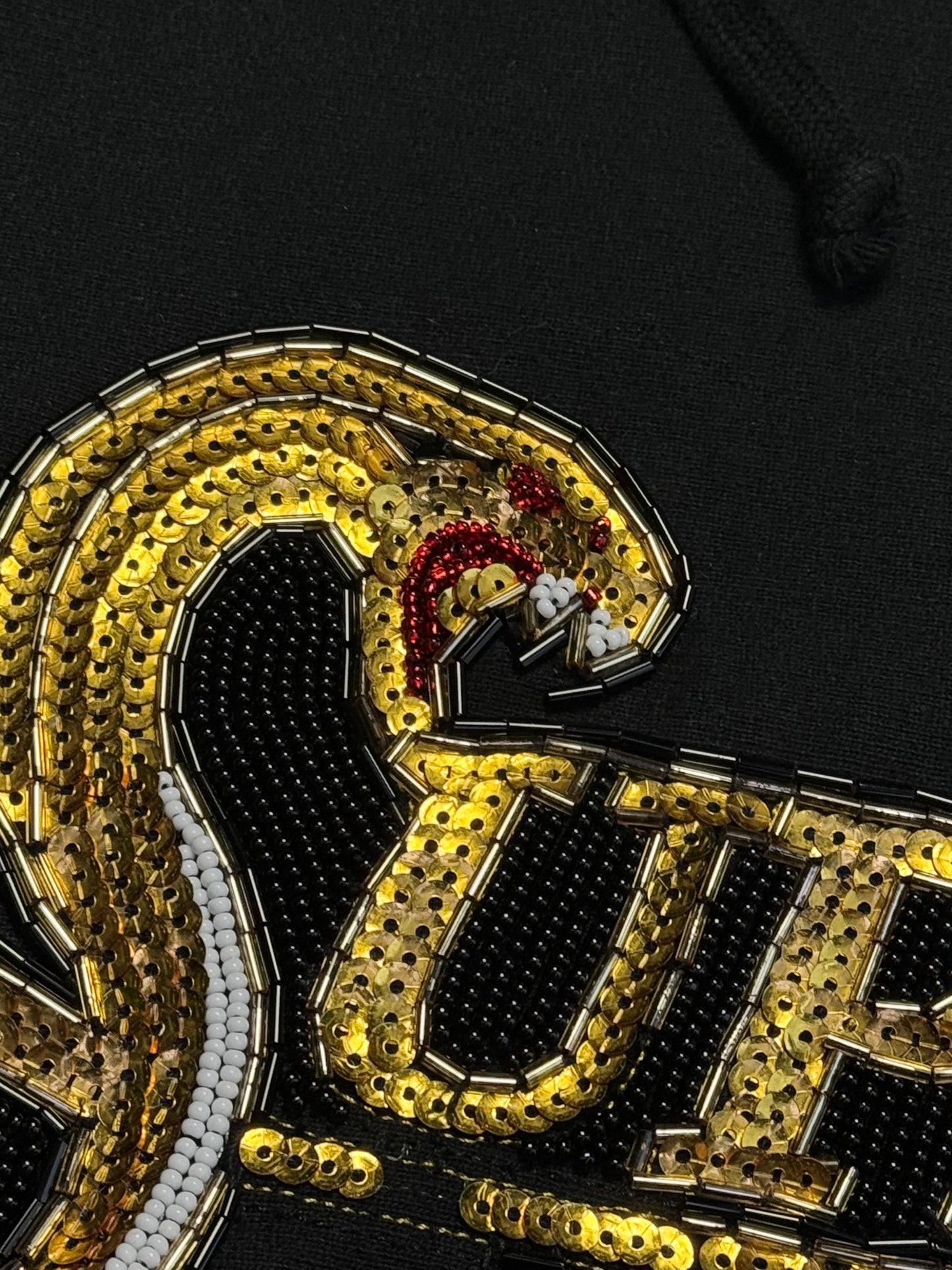 MIKINA SUPREME "SEQUIN VIPER" (BLACK)