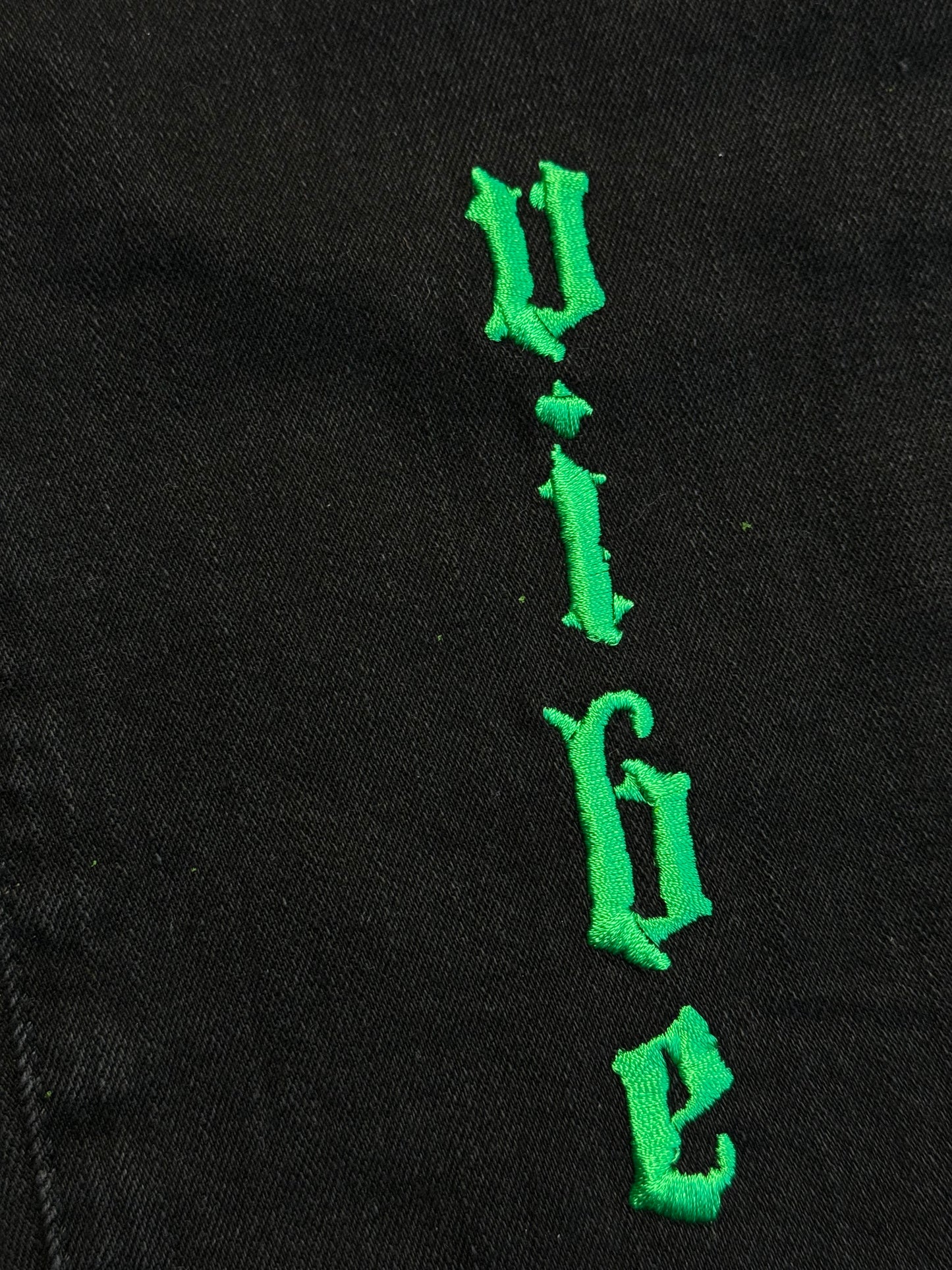CUSTOM DŽÍNY "BAD VIBE" Z VIDEOKLIPU (BLACK/GREEN)