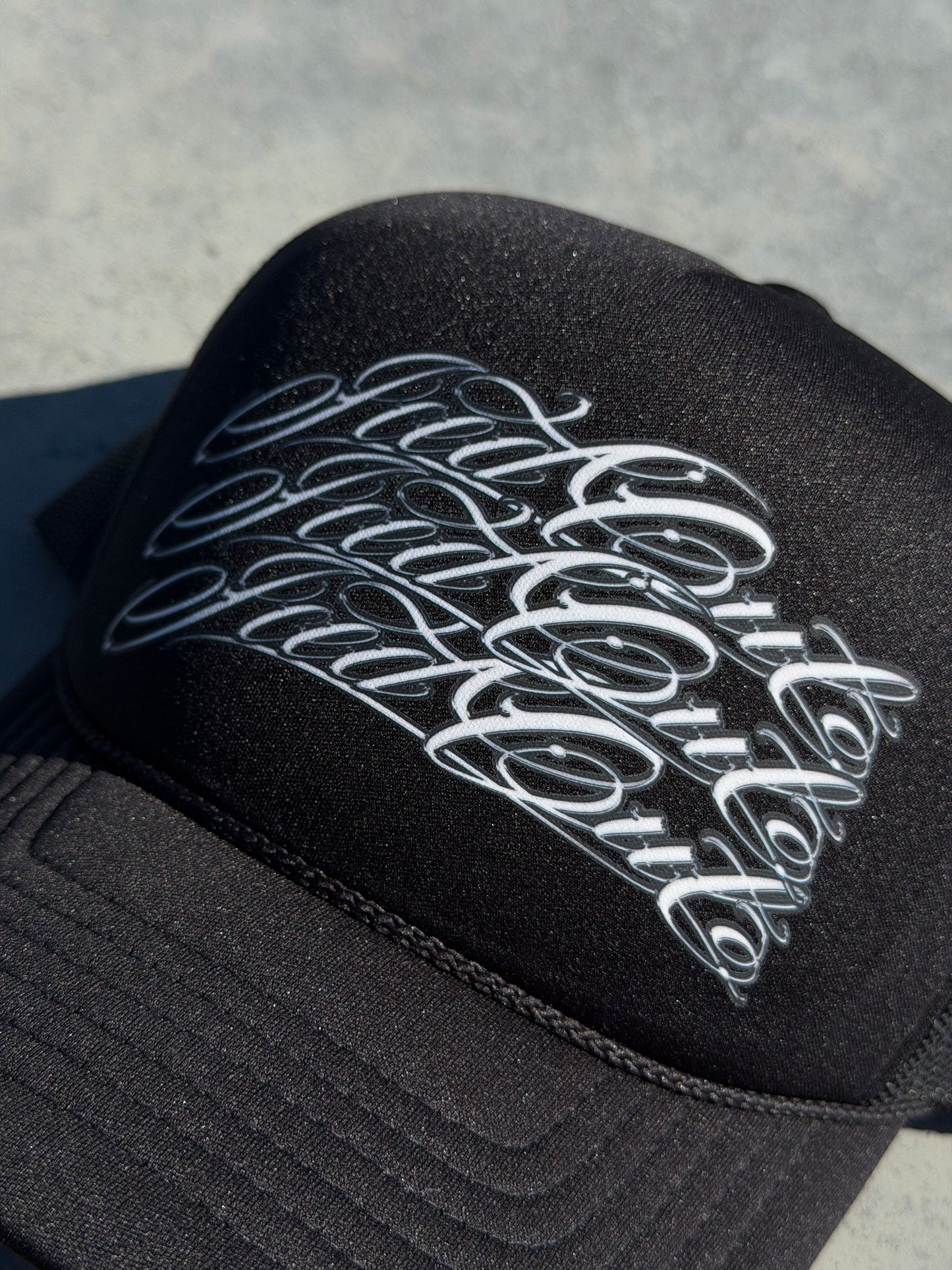 KŠILTOVKA „TRIPLE HANDWRITTEN“ (BLACK)