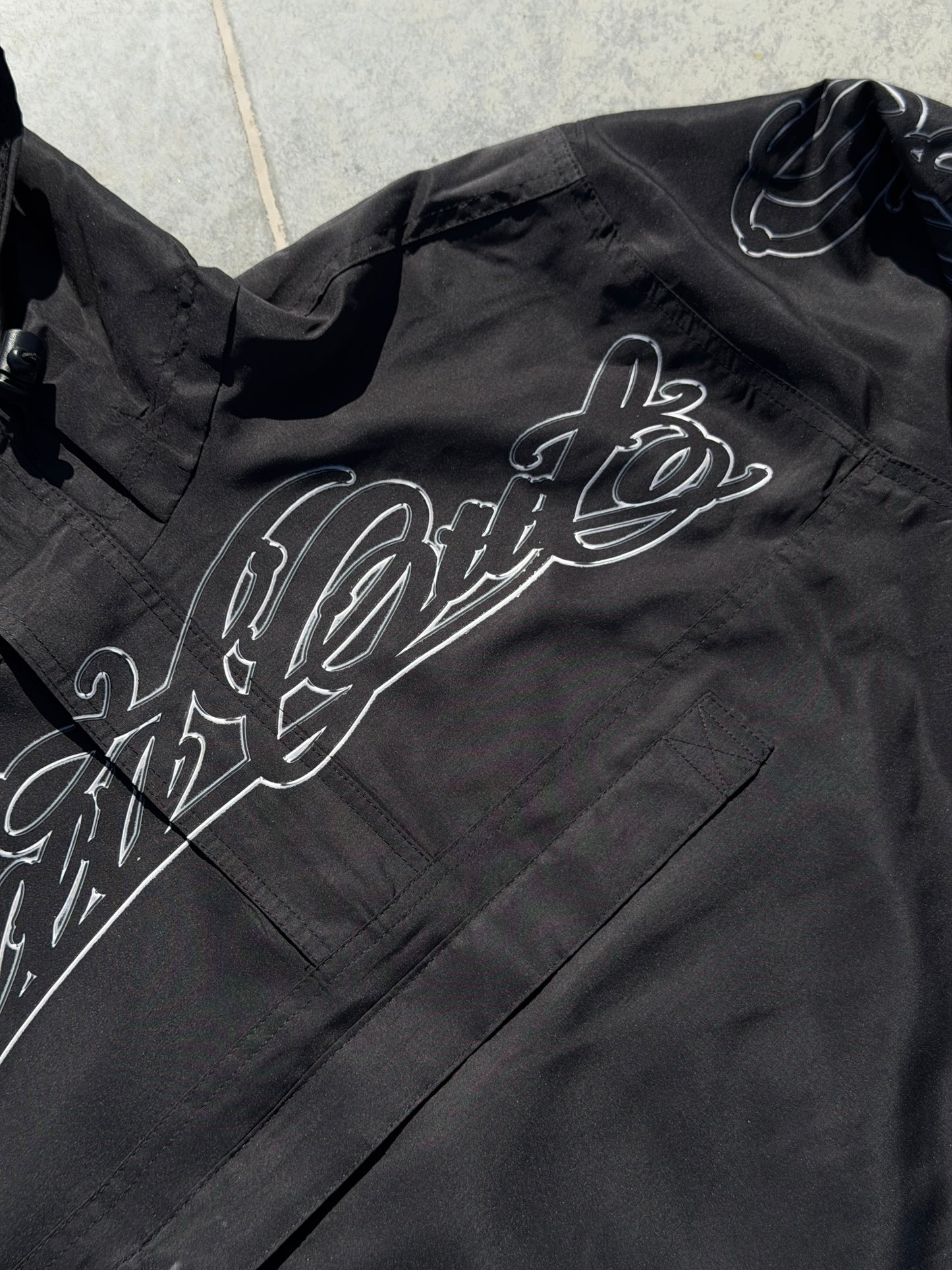BUNDA „HANDWRITTEN OUTLINE“ (BLACK)