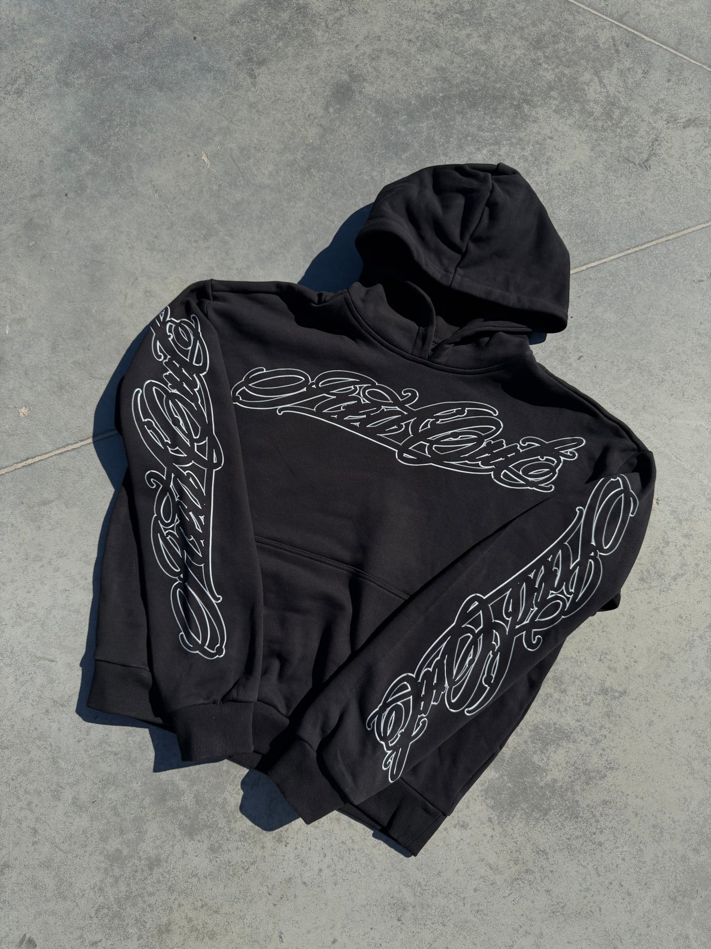 MIKINA „HANDWRITTEN OUTLINE“ HEAVY (BLACK)