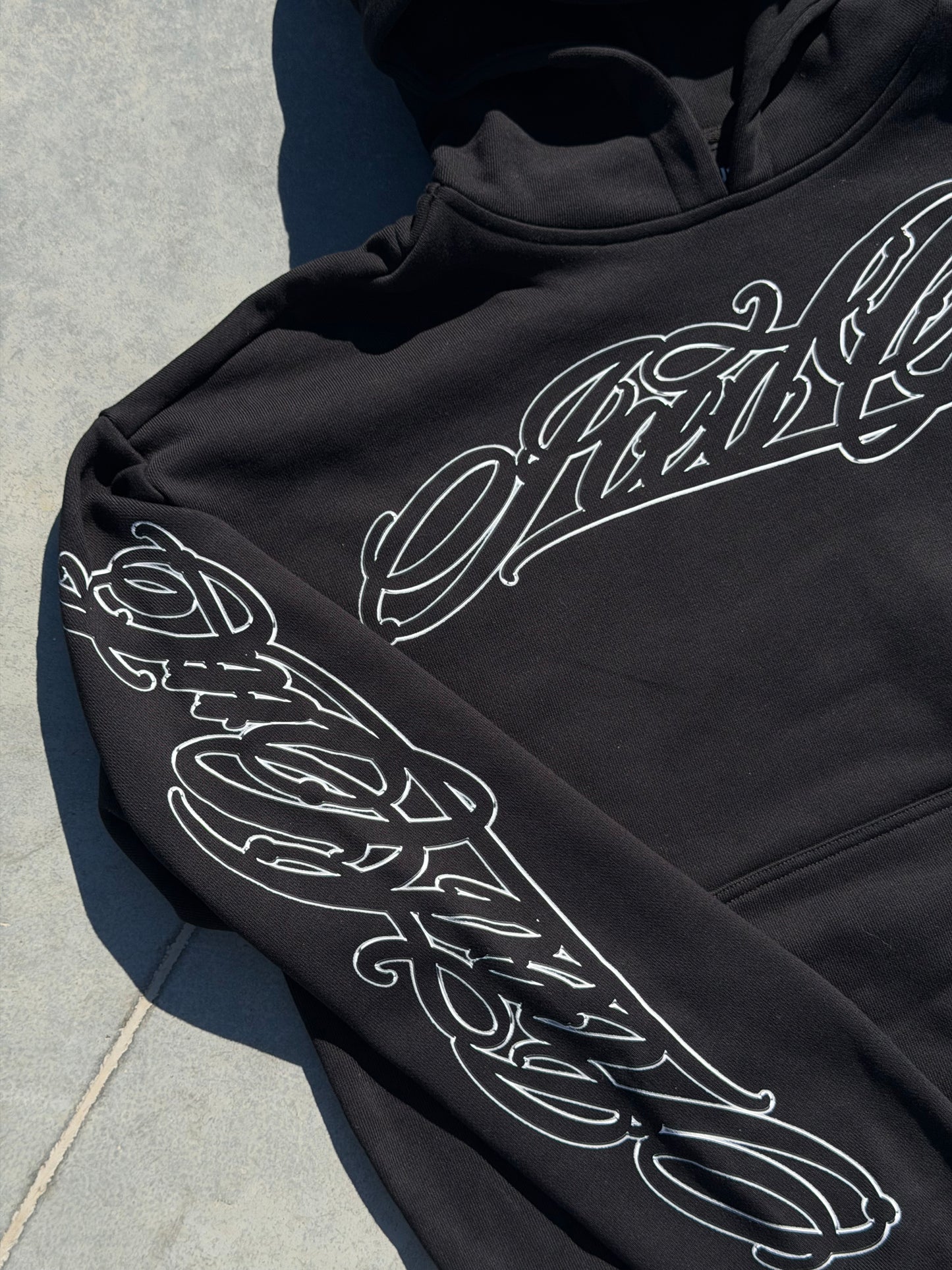 MIKINA „HANDWRITTEN OUTLINE“ HEAVY (BLACK)
