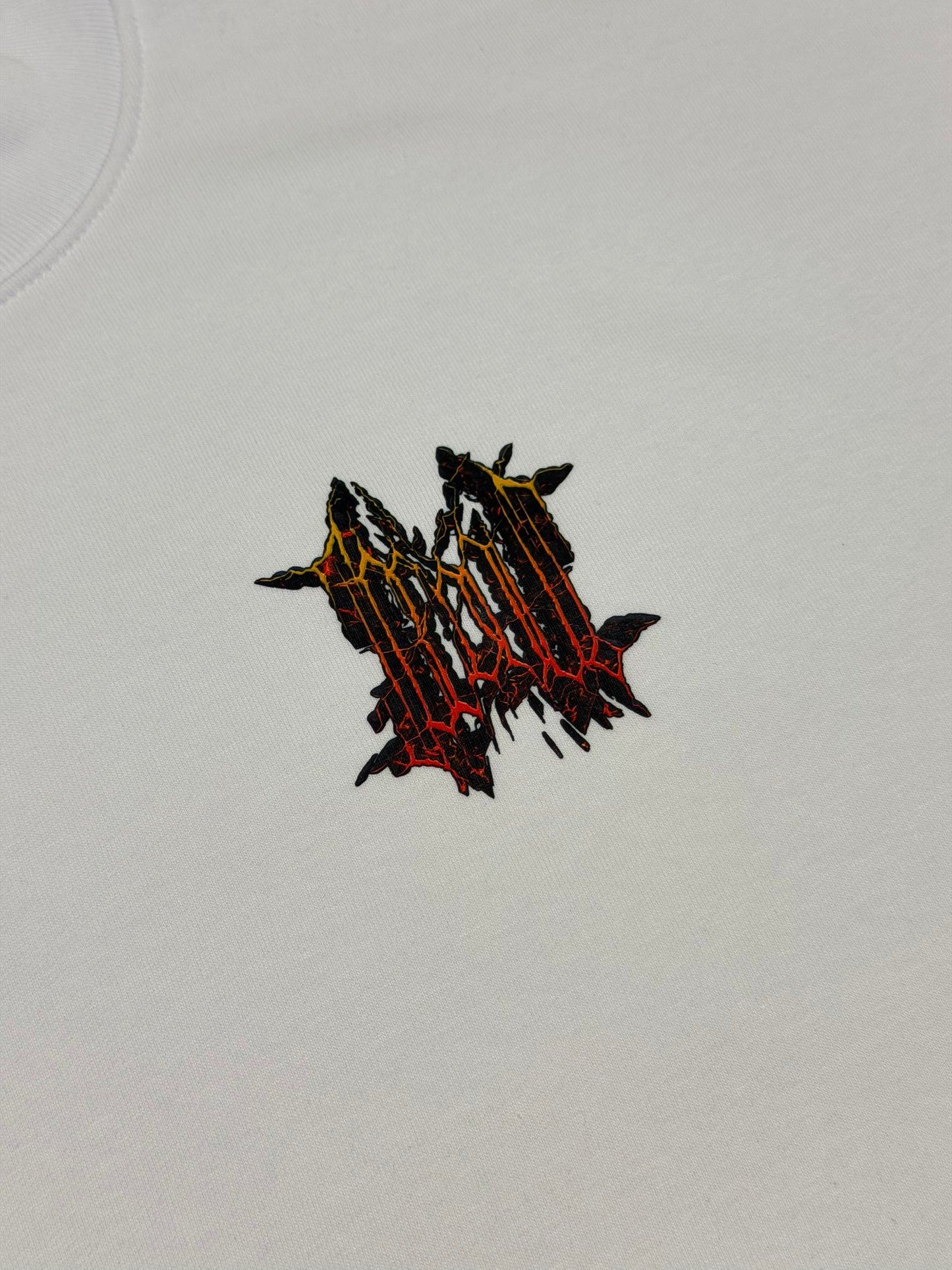 CREWNECK „INFERNO“ (WHITE)