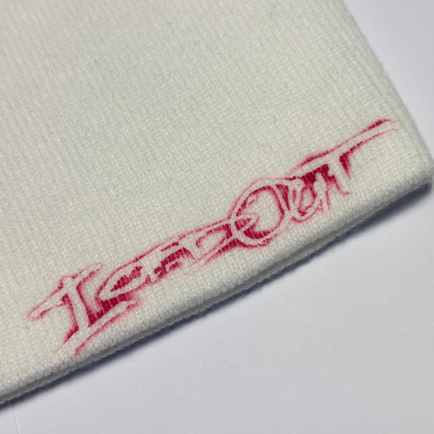 ČEPICE „ICEDOUT WINTER 25“ (WHITE)